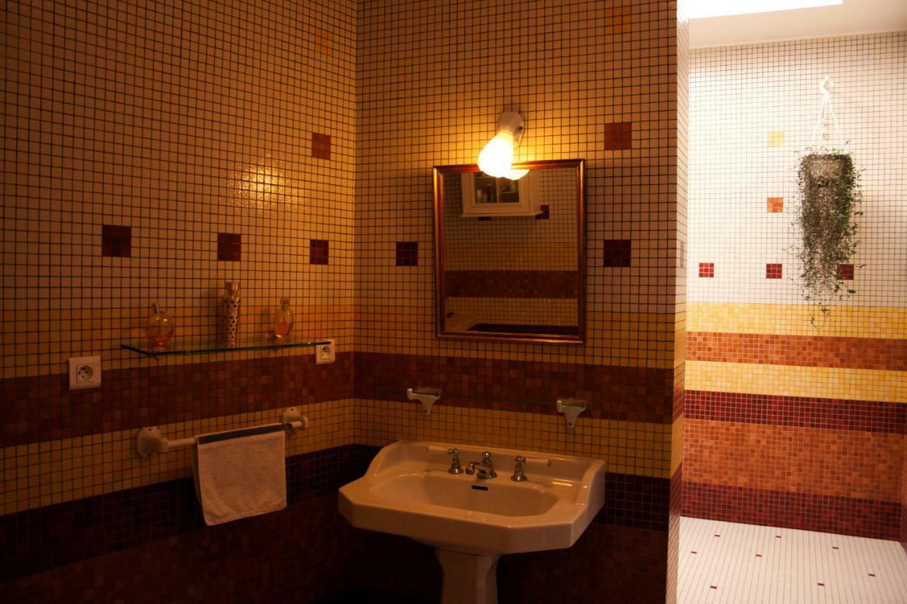 Une Chambre A Neuilly Guest House Екстер'єр фото