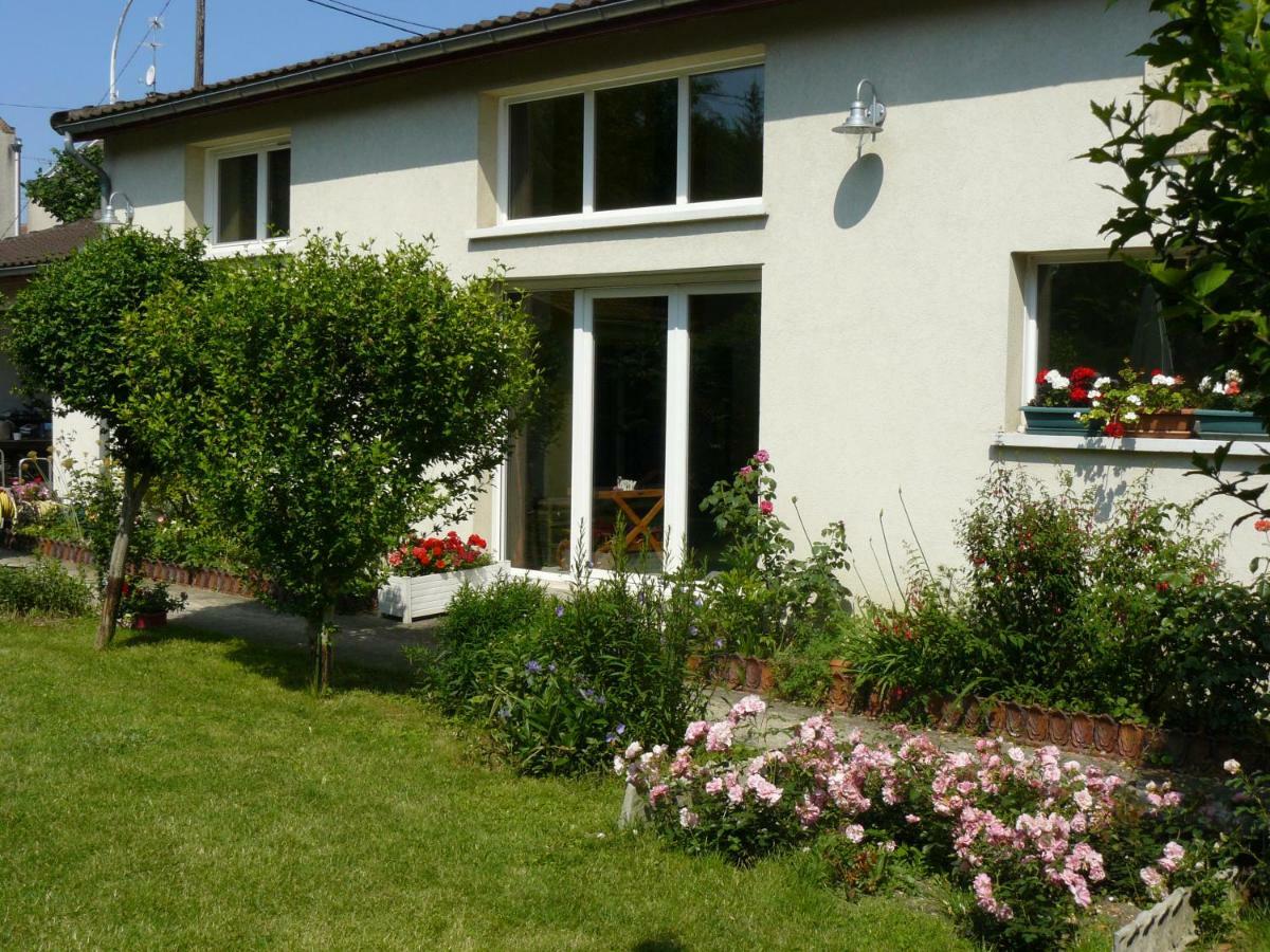 Une Chambre A Neuilly Guest House Екстер'єр фото