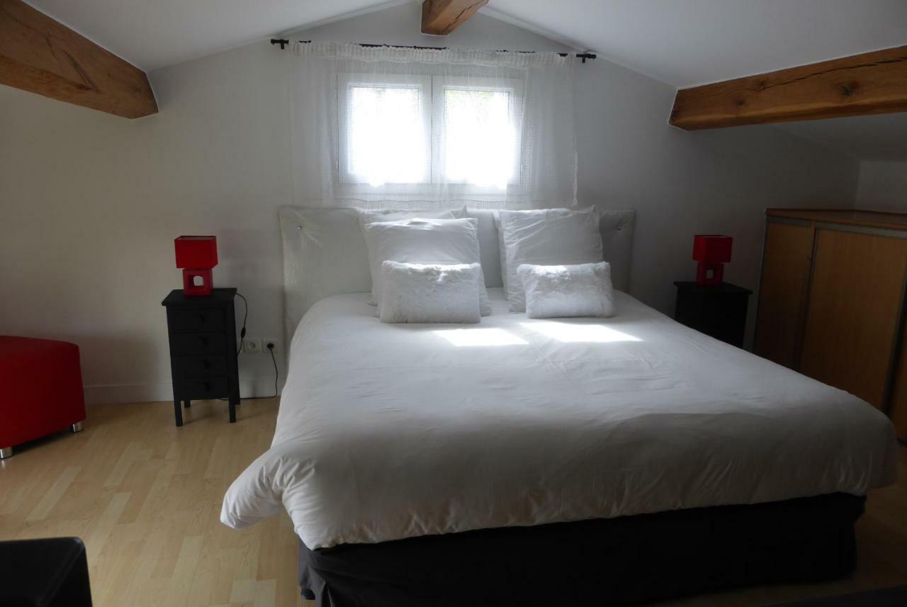 Une Chambre A Neuilly Guest House Екстер'єр фото